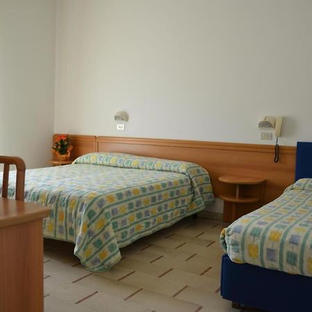 Hotel Zani Cervia Bagian luar foto