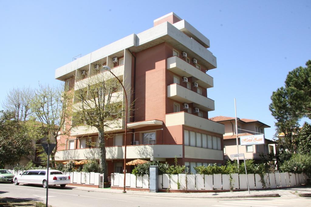Hotel Zani Cervia Bagian luar foto