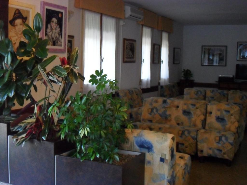 Hotel Zani Cervia Bagian luar foto