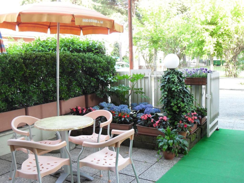 Hotel Zani Cervia Bagian luar foto