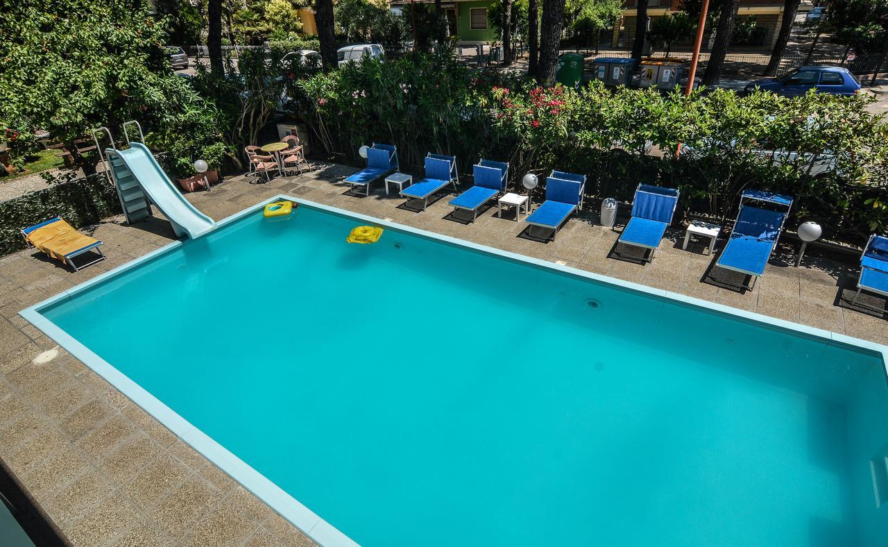 Hotel Zani Cervia Bagian luar foto