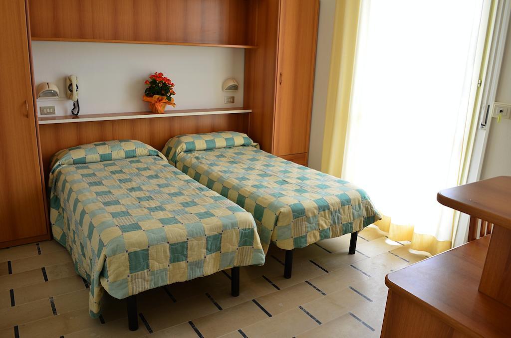 Hotel Zani Cervia Ruang foto