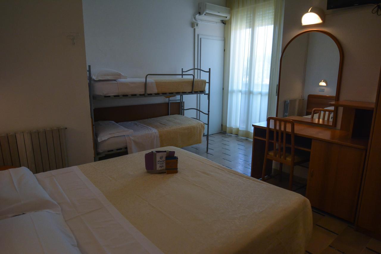 Hotel Zani Cervia Bagian luar foto