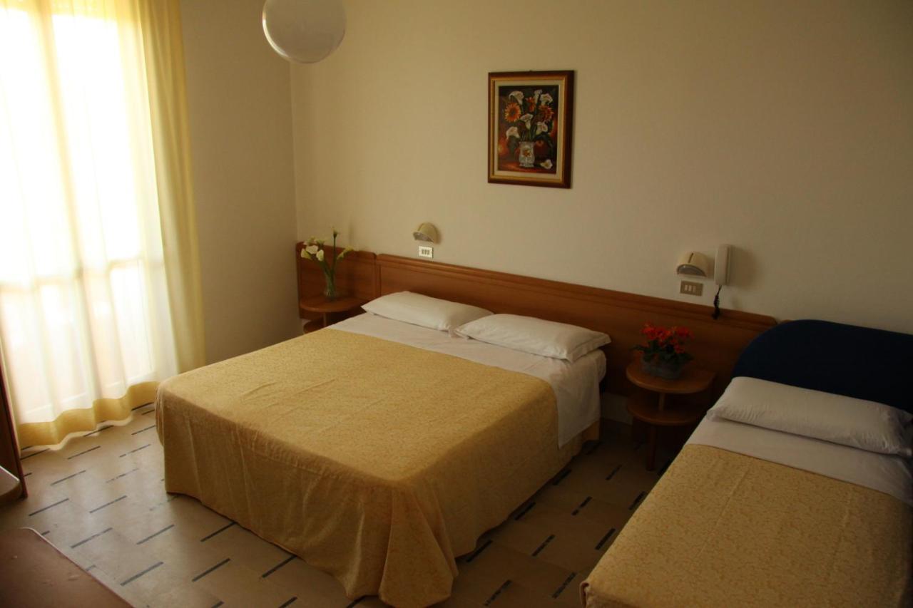 Hotel Zani Cervia Bagian luar foto